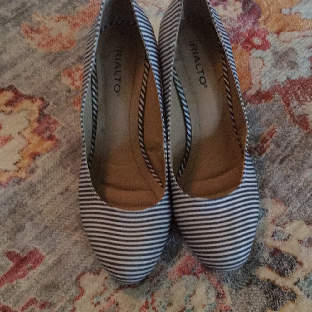 Navy/white striped wedges